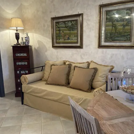 Tania Luxury - Borgo San Basilio *